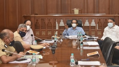 Maharashtra CM Uddhav Thackeray hold urgent meeting. (CMO release)