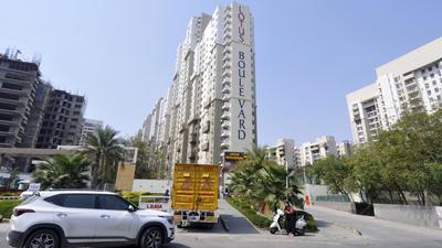 A view of the Lotus Boulevard complex, Noida. The society has terminated its contract with the CISS Bureau agency and is looking for a replacement, while the Noida police have recommended the agency’s licence be revoked (HT Archive) A view of the Lotus Boulevard complex, Noida. The society has terminated its contract with the CISS Bureau agency and is looking for a replacement, while the Noida police have recommended the agency’s licence be revoked (HT Archive)