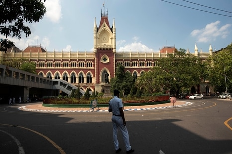 The court’s decision came after the Mamata Banerjee-led government cast aspersions on the members of the committee formed by the National Human Rights Commission (NHRC), on whose recommendations the high court ordered the probe.(HT File) The court’s decision came after the Mamata Banerjee-led government cast aspersions on the members of the committee formed by the National Human Rights Commission (NHRC), on whose recommendations the high court ordered the probe.(HT File)