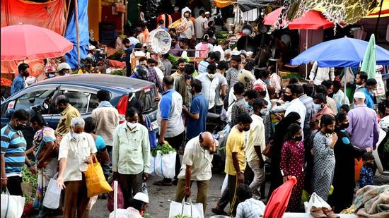 Several shopkeepers are struggling to keep their businesses afloat since they incurred heavy losses during the lockdown. (HT Photo) Several shopkeepers are struggling to keep their businesses afloat since they incurred heavy losses during the lockdown. (HT Photo)