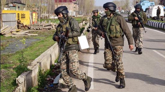 CRPF recovers hand grenades (ANI) CRPF recovers hand grenades (ANI)