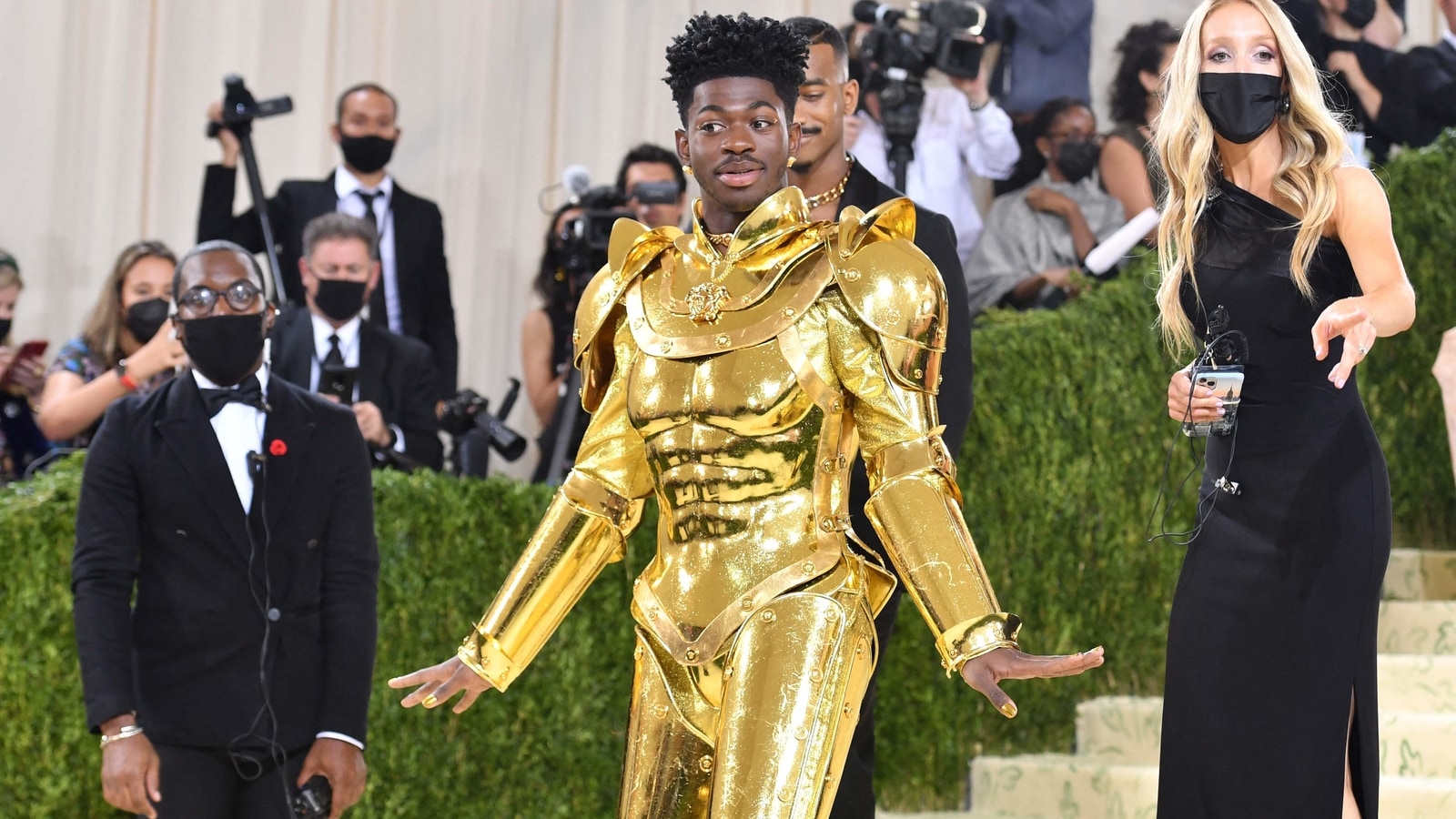 Lil Nas X Makes Heads Turn At Met Gala 2021 In Versace Ensemble News Azi 