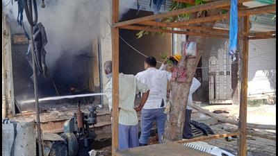 According to the fire department officials, the fire broke out when one of the workers was using a welding machine. Objects in the shop caught fire from the sparks emitted by the welding machine. (Sourced) According to the fire department officials, the fire broke out when one of the workers was using a welding machine. Objects in the shop caught fire from the sparks emitted by the welding machine. (Sourced)