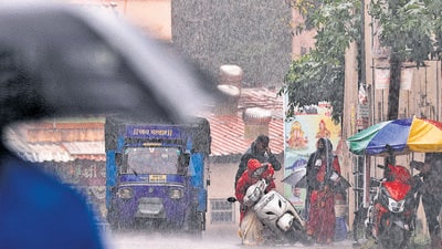 Sukhasagar nagar in Katraj saw a heavy downpour on Monday evening. According to IMD, rainfall activity over Maharashtra will be subdued after September 17. (RAHUL RAUT/HT)