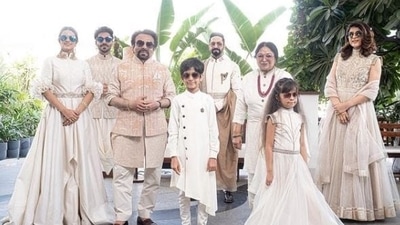 Ayushmann Khurrana, who turned a year older on Tuesday, often shares pictures of his family. This one shows his entire family including his wife Tahira, kids, parents, brother Aparshakti and his wife Aakriti. Ayushmann Khurrana, who turned a year older on Tuesday, often shares pictures of his family. This one shows his entire family including his wife Tahira, kids, parents, brother Aparshakti and his wife Aakriti.