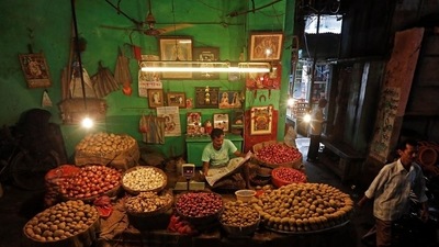 In August, most food items contracted except pulses (9.41%) and onion (62.78%). (HT file) In August, most food items contracted except pulses (9.41%) and onion (62.78%). (HT file)