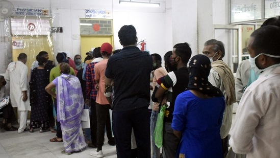 Number of patients visiting hospitals with viral fever are on the rise.&nbsp;(Representative Photo/Sakib Ali/HT)