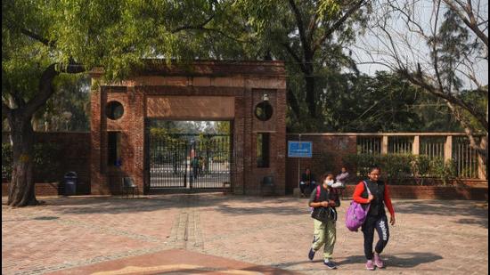 Several DU colleges and depts will start practical and laboratory work from Wednesday as part of a phased reopening plan announced last week. (HT)