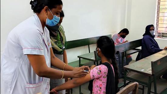 Tamil Nadu has been witnessing an increasing trend with regard to new Covid cases over the last few weeks and was adding over 1,600 daily infections. However, on Monday, the new infections fell to 1,580. (ANI) Tamil Nadu has been witnessing an increasing trend with regard to new Covid cases over the last few weeks and was adding over 1,600 daily infections. However, on Monday, the new infections fell to 1,580. (ANI)
