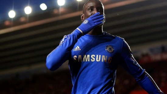 Former Chelsea striker Demba Ba announces retirement(TWITTER)