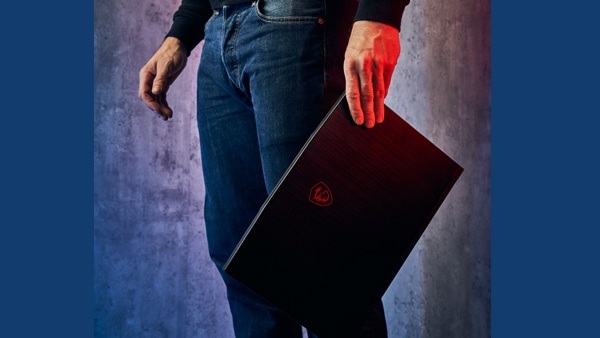 These laptops come with light weight chassis and thin bezel that add to the sleekness of the laptops. These laptops come with light weight chassis and thin bezel that add to the sleekness of the laptops. 