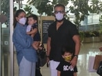 Kareena Kapoor and Saif Ali Khan, along with their children Taimur and Jehangir, at the Mumbai airport.(Varinder Chawla) Kareena Kapoor and Saif Ali Khan, along with their children Taimur and Jehangir, at the Mumbai airport.(Varinder Chawla)