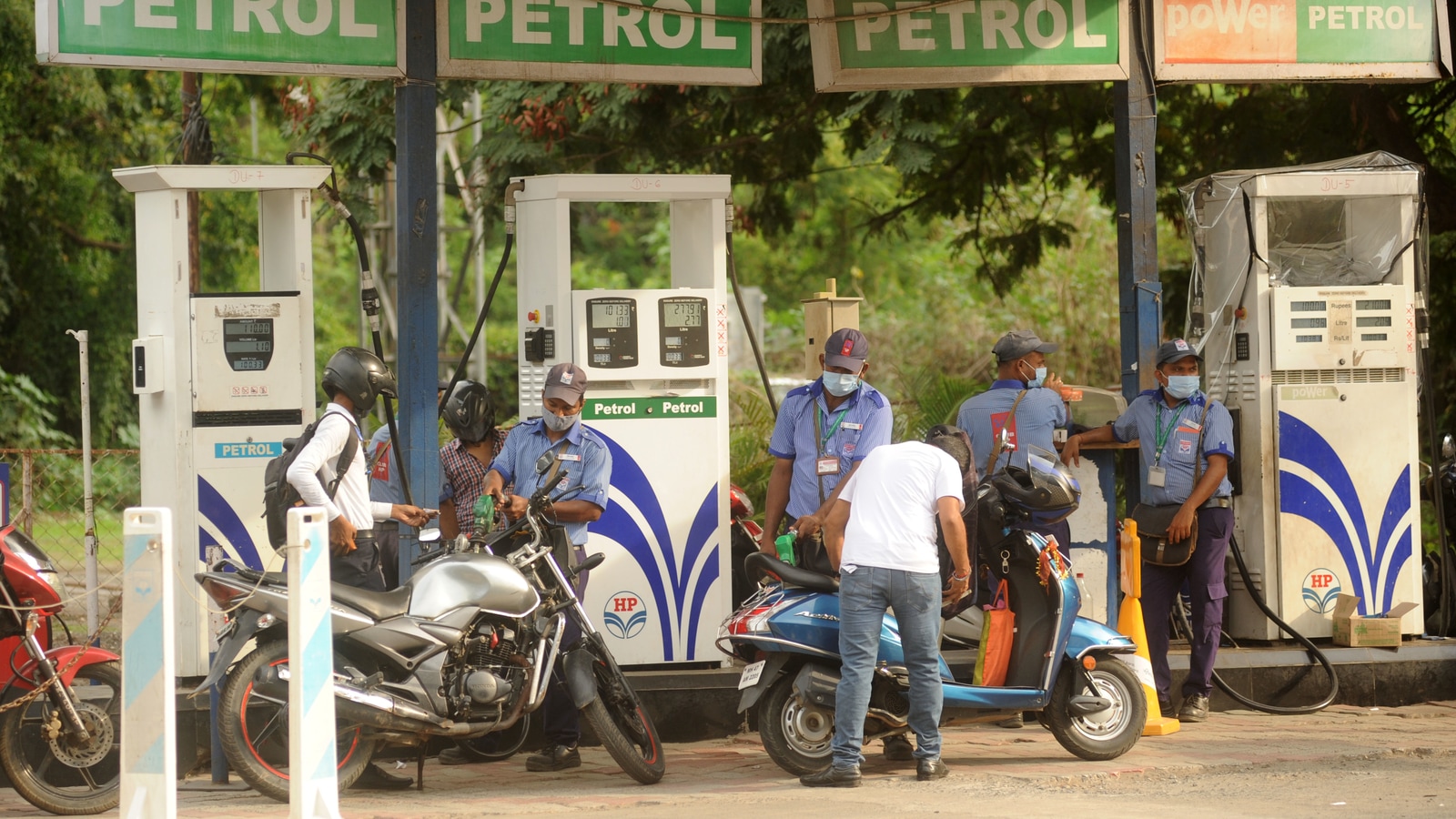 gst-council-meeting-petrol-may-cost-75-diesel-68-a-litre-claims