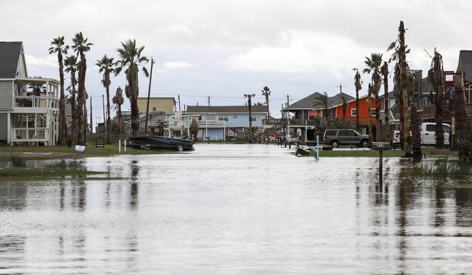 Hurricane Nicholas enters Louisiana, causes heavy rain across landscape