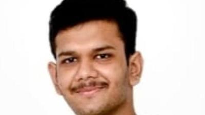 JEE national topper Pulkit Goyal, who hails from Bathinda in Punjab district, credits his teachers and family for his success. (HT photo)