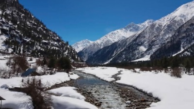 Chitkul village, Himachal Pradesh: Situated on the Indo-China border, Chitkul village has a lot of picturesque attractions. The experience you will have here is different from the other parts of Himachal Pradesh. (Instagram/@camera_garage_)
