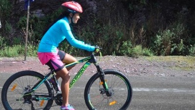 Milind Soman said that this was Ankita Konwar's longest ride so far and that he is proud of her. (Instagram/@ankita_earthy)