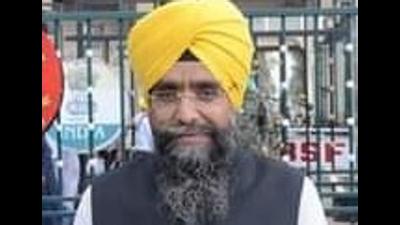 Ameer Singh, the new president of the Pakistan Sikh Gurdwara Parbandhak Committee, is a cloth trader in Nankana Sahib. (HT photo)