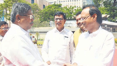 At this high-stakes table sit the BJP, the NCP, the Congress party and the Shiv Sena as the Pune municipal corporation goes to polls in February 2022. (Arvind Kharat/HT FILE PHOTO) At this high-stakes table sit the BJP, the NCP, the Congress party and the Shiv Sena as the Pune municipal corporation goes to polls in February 2022. (Arvind Kharat/HT FILE PHOTO)