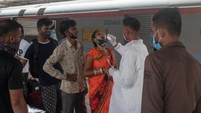 In Mumbai, it was observed in the second wave that high-rise buildings recorded a higher number of Covid-19 cases than slums. (Pratik Chorge/HT PHOTO) In Mumbai, it was observed in the second wave that high-rise buildings recorded a higher number of Covid-19 cases than slums. (Pratik Chorge/HT PHOTO)