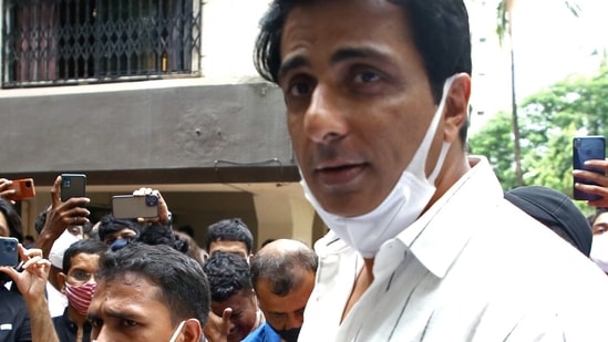 I-T survey on premises linked to actor Sonu Sood in Mumbai, Lucknow |  Latest News India - Hindustan Times
