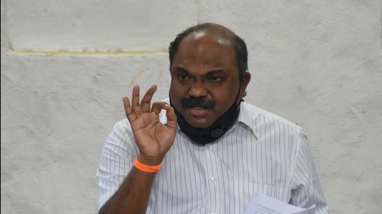 Maharashtra minister Anil Parab has also been accused by arrested assistant inspector Sachin Vaze, who in a letter written to the special National Investigation Agency (NIA) court in April, alleged that Parab had directed him to extort <span class='webrupee'>₹</span>50 crore from a private trust. (HT PHOTO) Maharashtra minister Anil Parab has also been accused by arrested assistant inspector Sachin Vaze, who in a letter written to the special National Investigation Agency (NIA) court in April, alleged that Parab had directed him to extort <span class='webrupee'>₹</span>50 crore from a private trust. (HT PHOTO)
