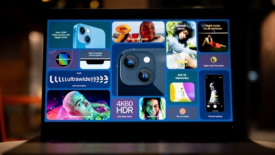 The phones have beefier batteries as well, with 1.5 hours of extra charge coming to the iPhone 13 mini and 2.5 hours of more battery life coming to the standard iPhone 13.(Bloomberg)
