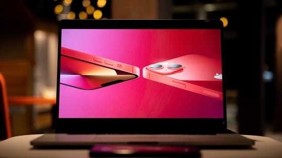 The iPhone’s screen sizes remain 5.4 inches, 6.1 inches and 6.7 inches, depending on whether a user chooses the mini, standard or Pro Max models.(Bloomberg)