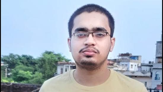 Bihar’s Vaibhav Vishal secured All India Rank (AIR) 1 in his third attempt by scoring 100 percentile in the Joint Entrance Exam (JEE) Main 2021. Bihar’s Vaibhav Vishal secured All India Rank (AIR) 1 in his third attempt by scoring 100 percentile in the Joint Entrance Exam (JEE) Main 2021.