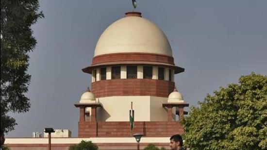 The Supreme Court bench said that the proposed rehabilitation scheme did not consider the court’s suggestion for temporary allocation of flats pending final scrutiny and draw of lots. (Burhaan Kinu/HT PHOTO)