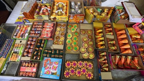 Delhi CM Arvind Kejriwal appealed to traders to avoid stocking up on crackers due to the ban and to avoid losses.(HT Photo)