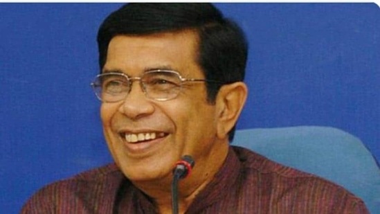 Veteran Congress leader and former Union Minister Oscar Fernandes died at a private hospital in Bengaluru on Monday afternoon.