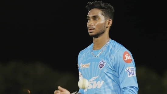 Delhi Capitals include Kulwant Khejroliya in main squad after spinner Manimaran Siddharth sustains injury(TWITTER) Delhi Capitals include Kulwant Khejroliya in main squad after spinner Manimaran Siddharth sustains injury(TWITTER)