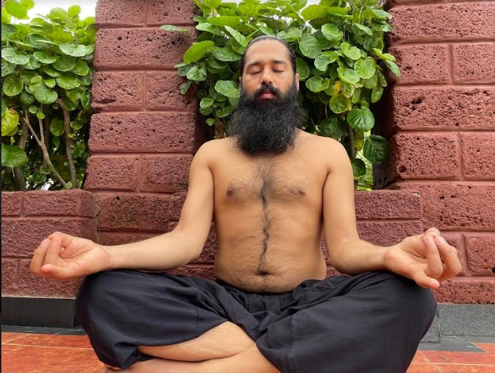 Hridaya Mudra(Grand Master Akshar) Hridaya Mudra(Grand Master Akshar)