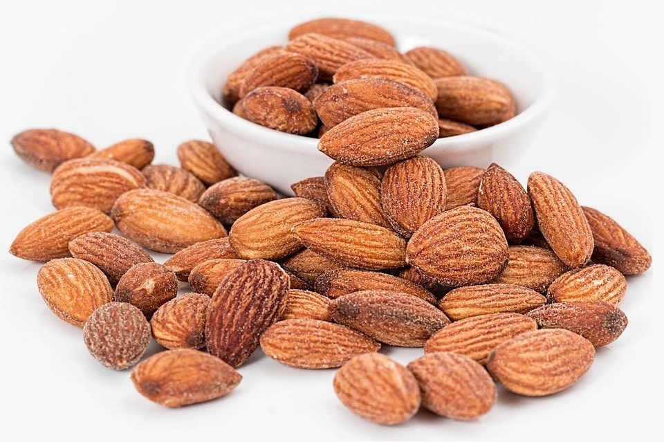 Nuts and berries are ideal snacks that have been associated with better brain well-being.(Pixabay) Nuts and berries are ideal snacks that have been associated with better brain well-being.(Pixabay)