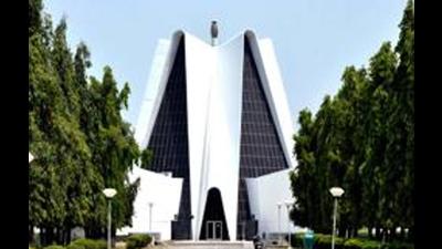 Punjabi University, Patiala, through the centre, had been offering a host of courses, including MBA, MBA (Executive), MTech (CSE), MCA, MCA (lateral entry), MCom, BCA+MCA, BBA, BCom, BSc (Hons) computer science, BSc (Hons) artificial intelligence & data science, and Diploma in Computing, but student enrolment remained poor for years. (HT Photo) Punjabi University, Patiala, through the centre, had been offering a host of courses, including MBA, MBA (Executive), MTech (CSE), MCA, MCA (lateral entry), MCom, BCA+MCA, BBA, BCom, BSc (Hons) computer science, BSc (Hons) artificial intelligence & data science, and Diploma in Computing, but student enrolment remained poor for years. (HT Photo)