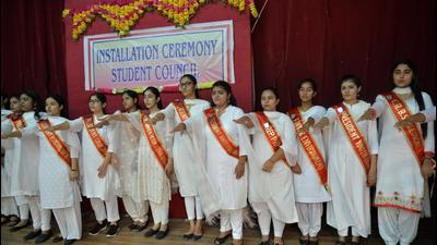 The new student council of Government College for Girls, Ludhiana, taking an oath during the installation ceremony. (HT Photo) The new student council of Government College for Girls, Ludhiana, taking an oath during the installation ceremony. (HT Photo)