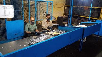 An entrepreneur, Ashish Malhotra, who runs an aluminium dye cast manufacturing unit in Noida, said that the price hike in aluminium raw material has adversely affected the packaging industry in the district as well. (HT Photo)