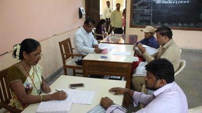 As per the RTE admission portal, a total of 985 schools have registered under RTE in Pune district. For these schools, there are a total of 14,773 seats available. Of these, 10,775 parents have sought admission and 3,998 seats are still vacant. (Praful Gangurde/ HT Photo)