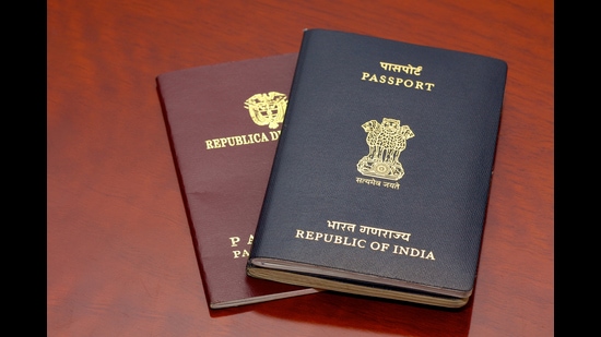 Passport J&K govt staff (Getty Images/iStockphoto)