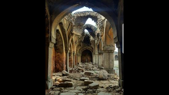 A photo of Delhi’s Begumpur Masjid from August this year that historian William Dalrymple tweeted on September 13. (Sourced) A photo of Delhi’s Begumpur Masjid from August this year that historian William Dalrymple tweeted on September 13. (Sourced)