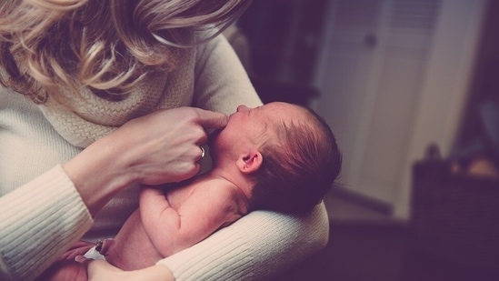 Do not force your baby during feeds. Recognize the signs given by the baby, and be calm while feeding. Although it may be a little uncomfortable to wake up in the middle of the night to feed the baby, the benefits are worth it.(Pixabay)