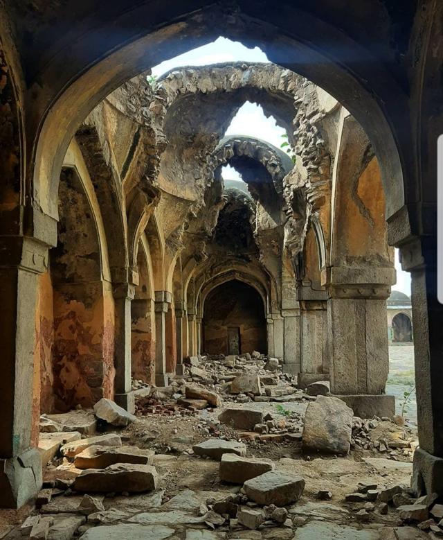 A photo of Delhi’s Begumpur Masjid from August this year that historian William Dalrymple tweeted on September 13. (Sourced) A photo of Delhi’s Begumpur Masjid from August this year that historian William Dalrymple tweeted on September 13. (Sourced)