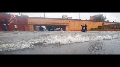 A view of the water-logging after the rain at Ambedkar Park, in Gomti Nagar, Lucknow (HT Photo) A view of the water-logging after the rain at Ambedkar Park, in Gomti Nagar, Lucknow (HT Photo)