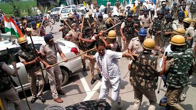 Police cane charge farmers at Bastara toll plaza in Karnal during a protest on August 28. Haryana Police in the Punjab and Haryana high court has blamed farmers for Karnal violence. (HT file) Police cane charge farmers at Bastara toll plaza in Karnal during a protest on August 28. Haryana Police in the Punjab and Haryana high court has blamed farmers for Karnal violence. (HT file)