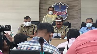 Sammakka, who was a Khammam district committee member operating from the bordering forests of Chhattisgarh, had a reward of ₹5 lakh on her head. Director General of Police M Mahendar Reddy, before whom she surrendered, handed over the cheque to her. (HT PHOTO.) Sammakka, who was a Khammam district committee member operating from the bordering forests of Chhattisgarh, had a reward of ₹5 lakh on her head. Director General of Police M Mahendar Reddy, before whom she surrendered, handed over the cheque to her. (HT PHOTO.)