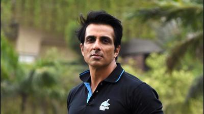 Shiv Sena said when Sonu Sood was helping people, BJP was appreciative of his work. But when Sood decided to do social work as the brand ambassador of the Kejriwal government’s programme, I-T department’s action on his premises started. (HT File) Shiv Sena said when Sonu Sood was helping people, BJP was appreciative of his work. But when Sood decided to do social work as the brand ambassador of the Kejriwal government’s programme, I-T department’s action on his premises started. (HT File)