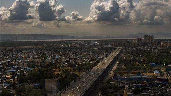 BJP has demanded an audit of all road works at the hands of an external auditor under the BMC. (HT PHOTO) BJP has demanded an audit of all road works at the hands of an external auditor under the BMC. (HT PHOTO)