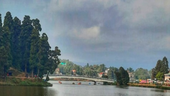 Mirik: This is a small town that has become a popular tourist destination because of its ideal climate and easy accessibility. The Sumendu Lake attracts several travellers from all over India.(Instagram/@yurish_pradhan)