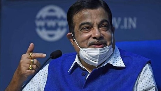 Nitin Gadkari earns <span class='webrupee'>₹</span>4 lakh per month from YouTube.&nbsp;